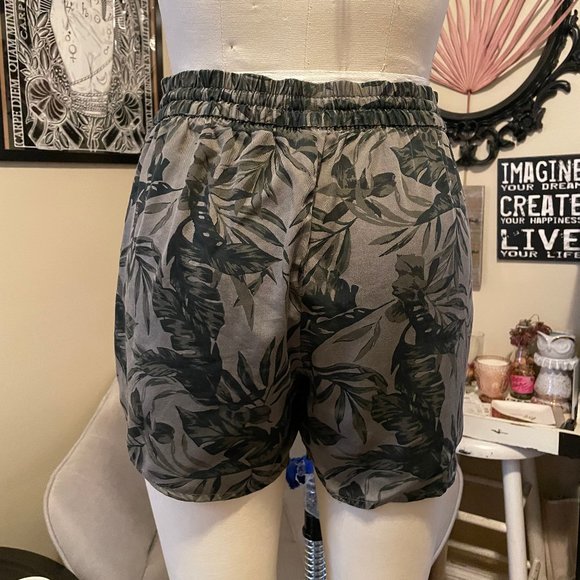 Tropical Green Mid-rise Linen Shorts Old Navy - Picture 3 of 9